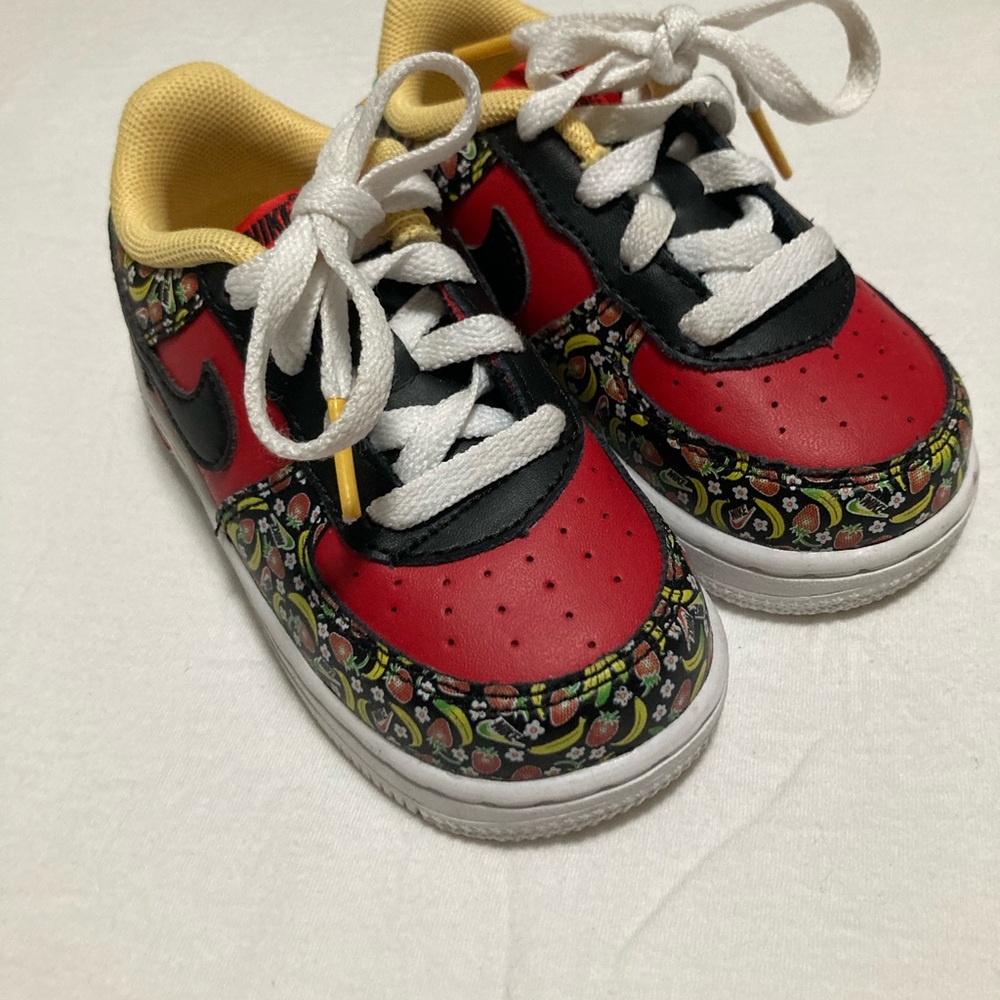 Nike Kids Red and Black Sneakers
